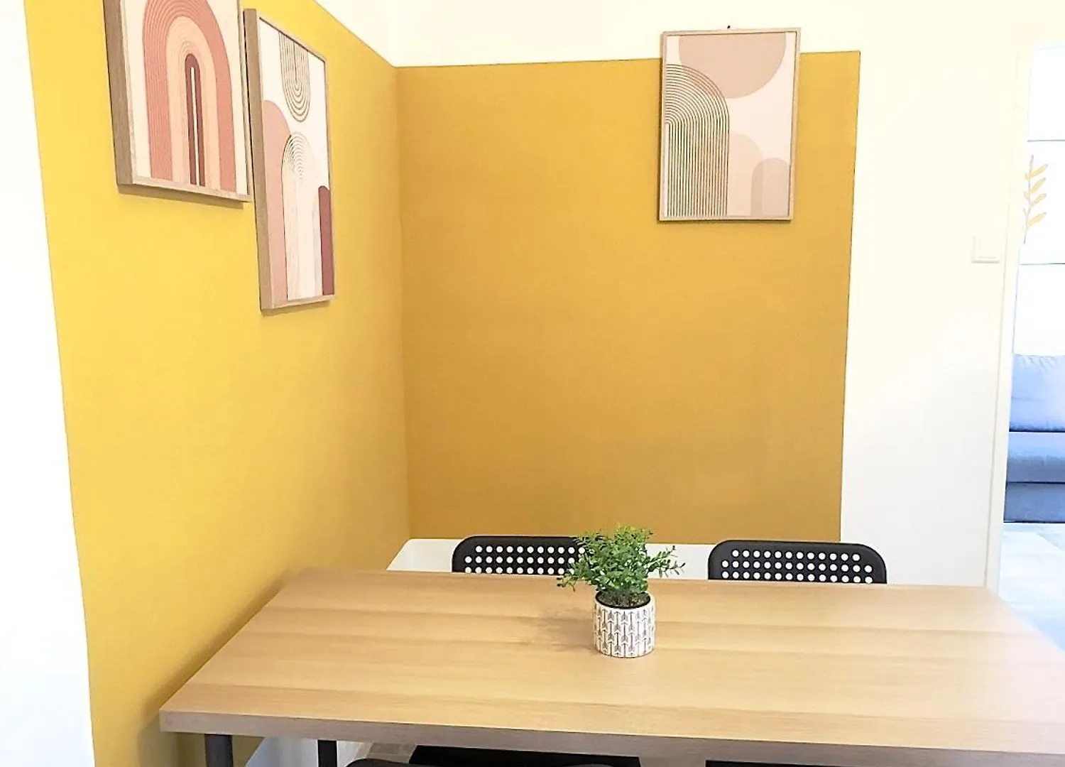 Charming Three Bedrooms Apartment Near Vienna Central Station
